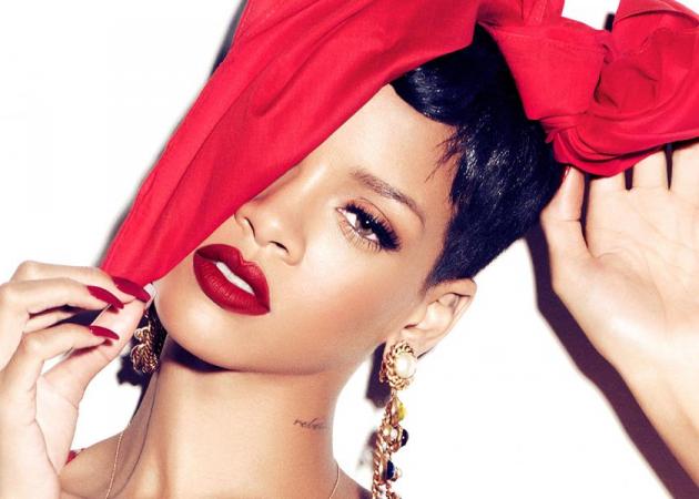 OMG! Έφτασε στο γραφείο η συλλογή της Rihanna για τα MAC! PS: Έχουμε έκπληξη και για ΄σένα!