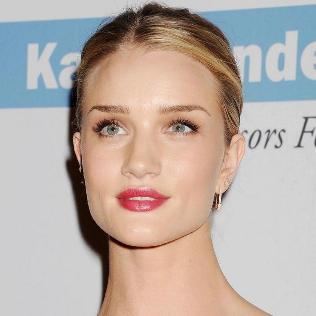 4 | Το rosy κραγιόν της Rosie Huntington-Whiteley!