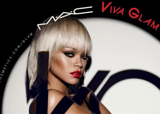 Η Rihanna topless στην νέα καμπάνια της MAC!
