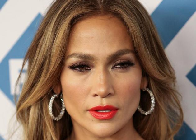 Ξέρουμε ποιοι κάνουν την JLO (make up, μαλλιά, νύχια) και πού θα τους βρεις!