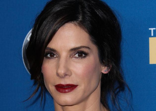 WOW! Η Sandra Bullock έγινε ξανθιά!