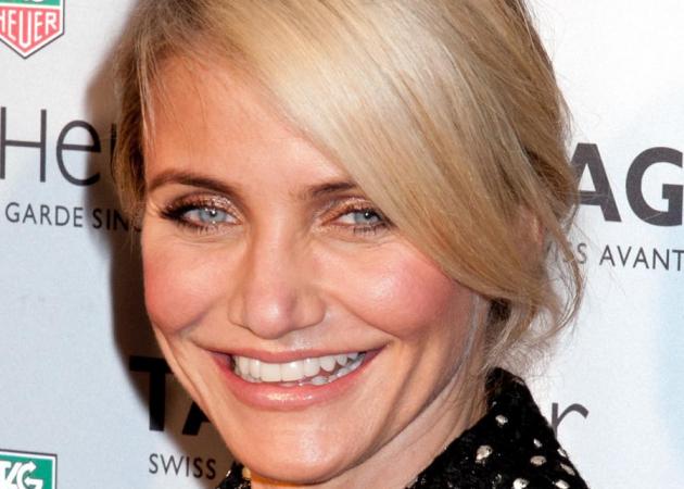 Η Cameron Diaz σκούρυνε τα μαλλιά της! Εντάξει, λίγο…