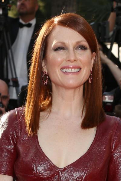 12 | Juliane Moore