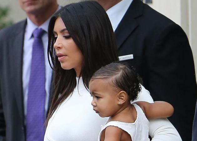 Οι Kardashian βγάζουν σειρά μαλλιών! Η Baby North τα δοκίμασε πρώτη! #truestory