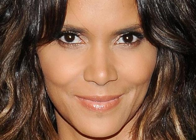 Η Halle Berry έκοψε τα μαλλιά της εντελώς διαφορετικά απ’ότι μας έχει συνηθίσει!