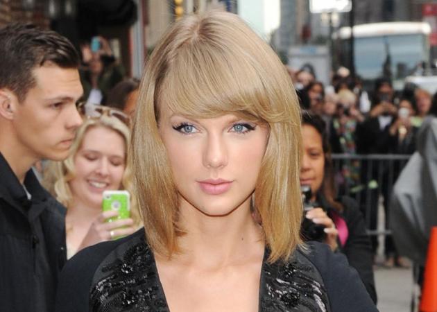 Poll: θα έβαφες ΤΩΡΑ τα νύχια σου στο χρώμα που τα έχει η Taylor Swift;