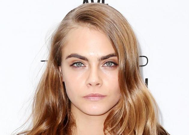 Η Cara Delevingne ξύρισε τα μαλλιά της!