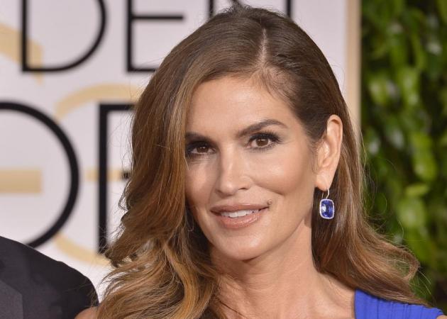 Η Cindy Crawford έχει τα πιο περίεργα (και έξυπνα) μυστικά αντιγήρανσης!