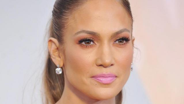 It’s Oscar! Πώς να κάνεις ακριβώς το μακιγιάζ της JLO!