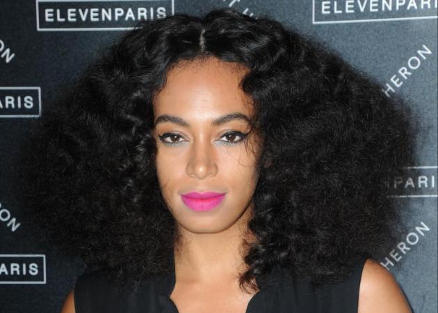 Η Solange Knowles έχει τώρα πλατινέ μαλλιά. Και δεν είναι μόνο αυτό!