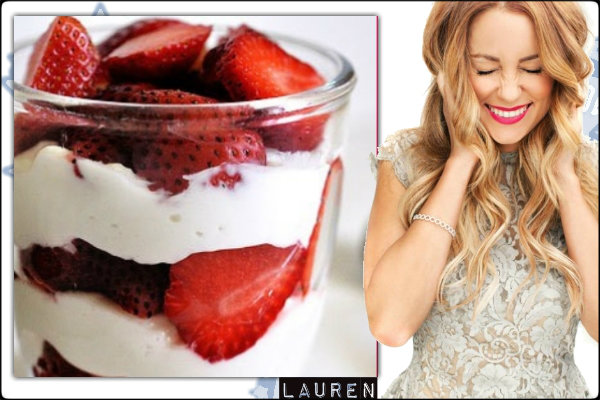 5 | Lauren Conrad - Γιαούρτι με φράουλες και νέκταρ αγάβης