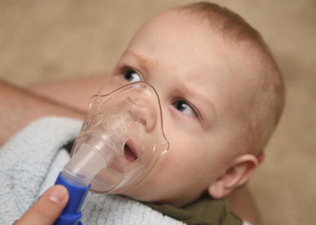 Άσθμα και αλλεργίες: Τι πρέπει να ξέρουν οι γονείς από τη βρεφική ηλικία του παιδιού