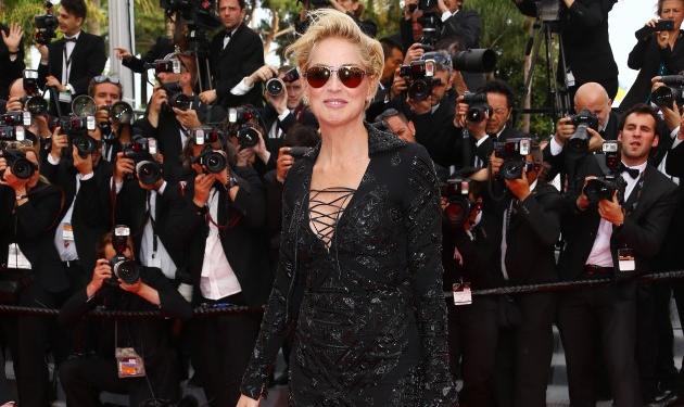 Sharon Stone: Με super μίνι στα 56 χρόνια της για το Φεστιβάλ των Καννών!