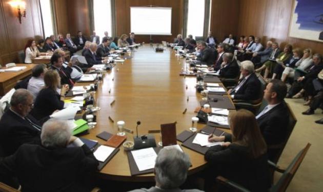 Ελλάδα δίχως φως! Έκτακτη εισφορά για 4 χρόνια σε εισοδήματα άνω των 8.000 ευρώ