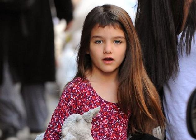 Mayday! Mayday! Η Suri Cruise έκοψε αφέλειες… ΜΟΝΗ ΤΗΣ!