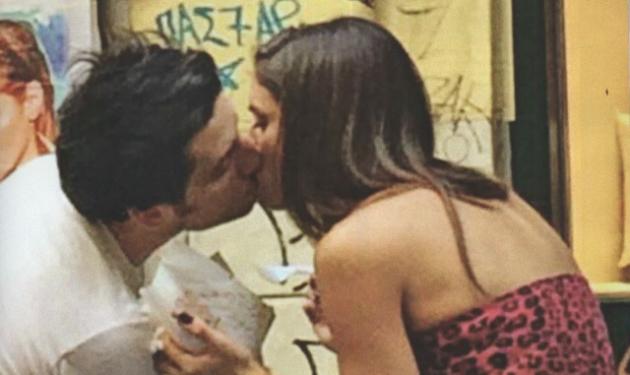 Μαίρη Συνατσάκη: Τρυφερά φιλιά με τον νέο της σύντροφο!