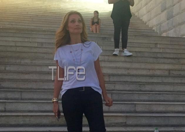 Νατάσσα Θεοδωρίδου: Οι βόλτες στη Σύρο λίγο πριν τη συναυλία! Φωτογραφίες