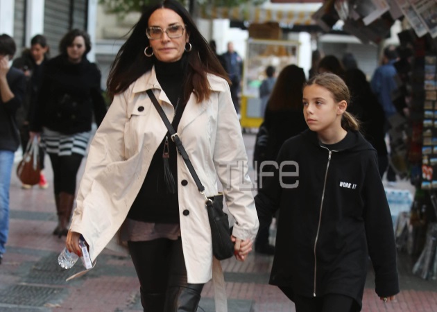 Τάνια Καψάλη: Νέες φωτογραφίες από τη βόλτα με την κόρη της!