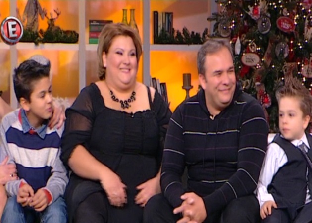 Tatiana Live: Η πενταμελής οικογένεια στην πλατεία Αμερικής ζει το θαύμα των γιορτών!
