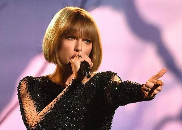 Grammys 2016: H εντυπωσιακή on stage εμφάνιση της Taylor Swift!