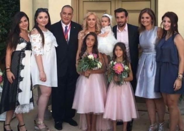 Θάνος Πετρέλης: Βάφτισε την κόρη του [pics]