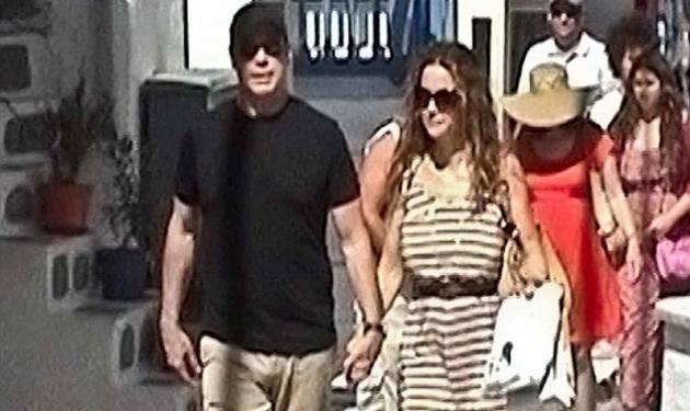 Ο John Travolta με τη σύζυγό του στη Μύκονο! Φωτό και Βίντεο