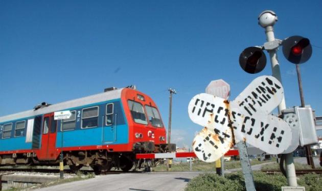 Σύγκρουση τρένων στο Μενίδι -Τραυματίας ο μηχανοδηγός