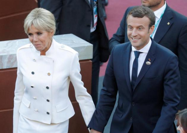 Η «εκδίκηση» της Μπριζίτ Τρονιέ – Chic εμφάνιση στα λευτκά!