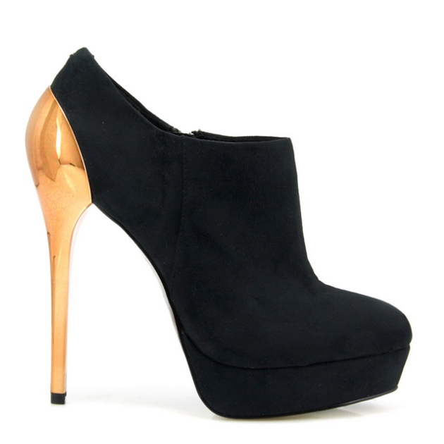 13 | Ankle boots Tsakiris Mallas