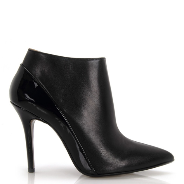 8 | Ankle boots Tsakiris Mallas