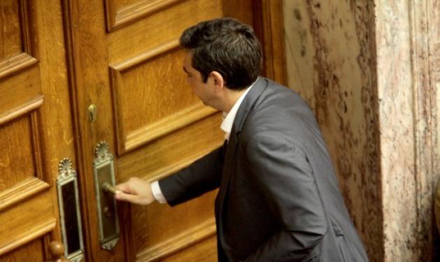 Με 229 “ναι” ψηφίστηκαν τα πρώτα μέτρα – Ο ΣΥΡΙΖΑ έχασε 39 βουλευτές