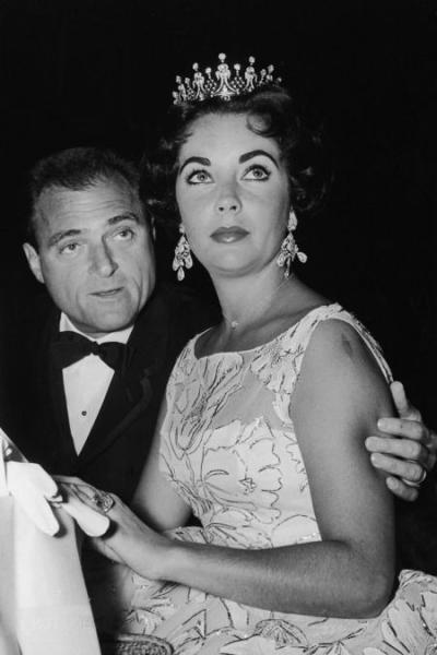 3 | H Elizabeth Taylor στα Golden Globes το 1957