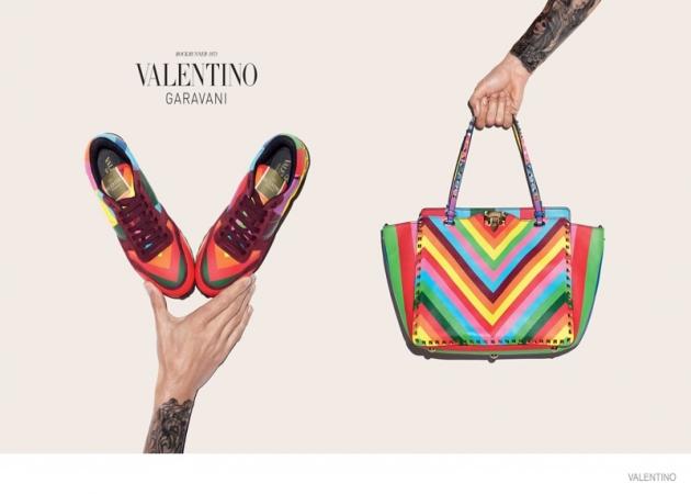 Τα χέρια του Terry Richardson στην καμπάνια Valentino Spring/Summer 2015!