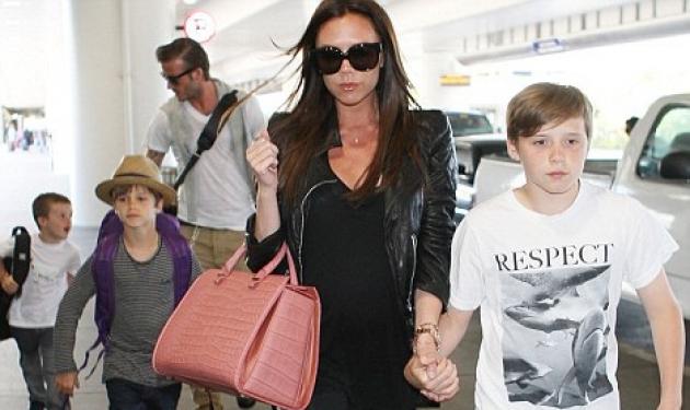 Πού αποφάσισε να γεννήσει η Victoria Beckham και γιατί;