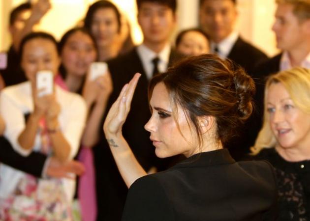 Δες! Το σινιόν της Victoria Beckham πρέπει να είναι το επόμενό μας χτένισμα!