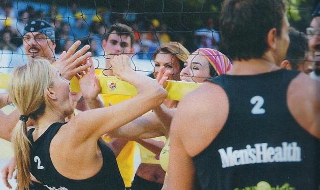 Ποιοι διάσημοι έπαιξαν beach volley στο… Σύνταγμα;