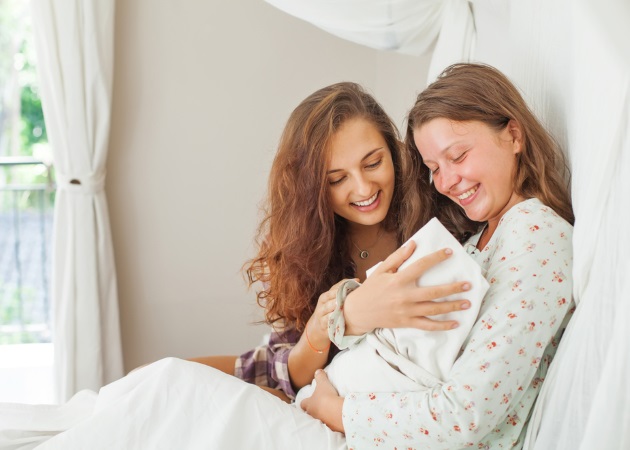 New kid on the block: 8 κανόνες για την επίσκεψη στη μαμά που μόλις γέννησε