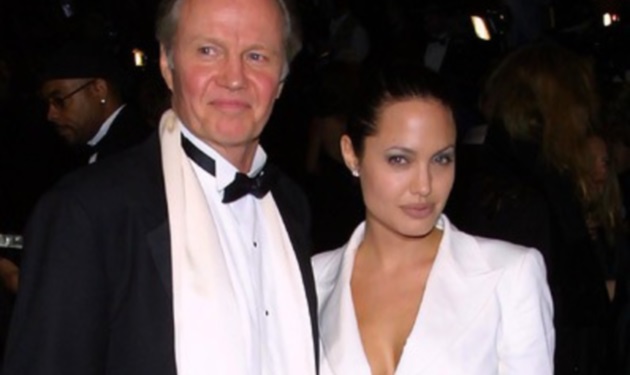 Angelina Jolie: Ο πατέρας της έμαθε για την μαστεκτομή από το διαδίκτυο παρόλο που την είδε δύο μέρες νωρίτερα!