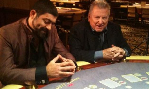 Τι κάνουν ο Κ. Βουτσάς και ο Μ. Ιατρόπουλος στο καζίνο;