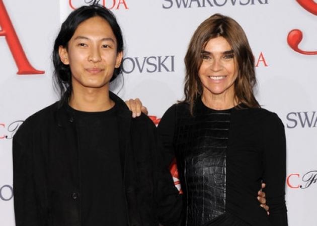 Πάει και η Carine Roitfeld στον Balenciaga;