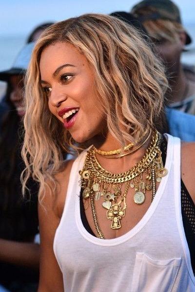 17 | wavy-lob-hairstyle-Beyonce-500x855