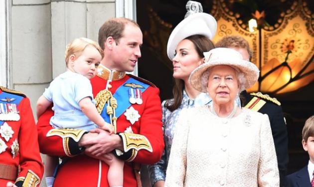 Παραιτείται η βασίλισσα Ελισάβετ; Φήμες την θέλουν να παραχωρεί το θρόνο σε William και Kate!