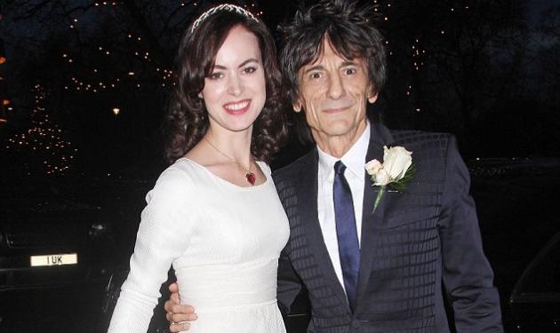 Μυστικός γάμος για τον κιθαρίστα των Rolling Stones με την 31χρόνια μικρότερη σύντροφό του!