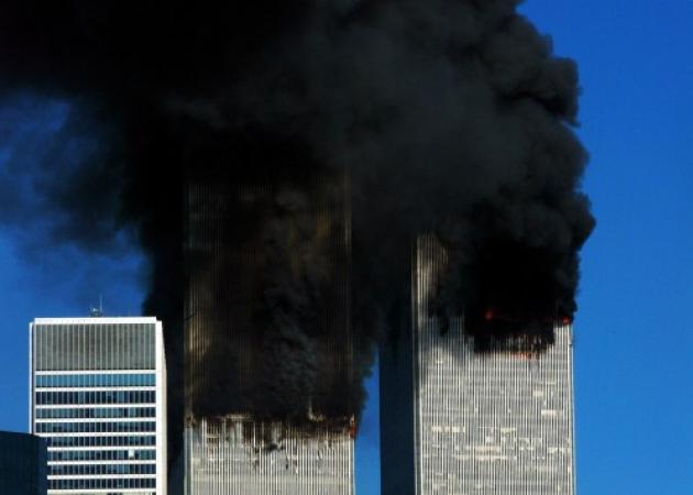 11η Σεπτεμβρίου: Νέο video από τη στιγμή που πέφτει το δεύτερο αεροπλάνο στους Δίδυμους Πύργους