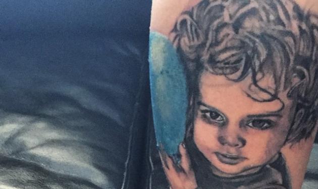 Ποιος γνωστός Έλληνας παρουσιαστής έκανε τατουάζ την εικόνα του γιου του;