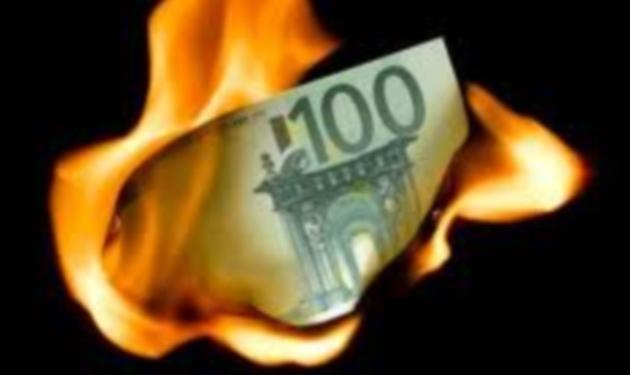 Τρίκαλα: 79χρονη κόντεψε να καεί, καίγοντας λεφτά!