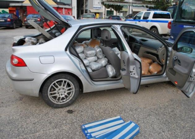 Θεσπρωτία: Γυναίκα οδηγούσε με 118 κιλά χασίς στο αυτοκίνητο! [pics]