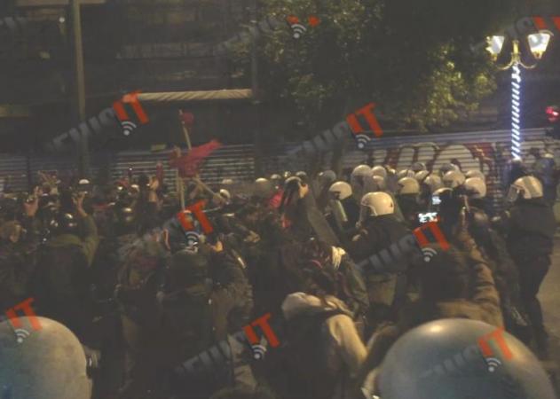 Ομπάμα στην Αθήνα: Ξύλο και δακρυγόνα στη Σταδίου!