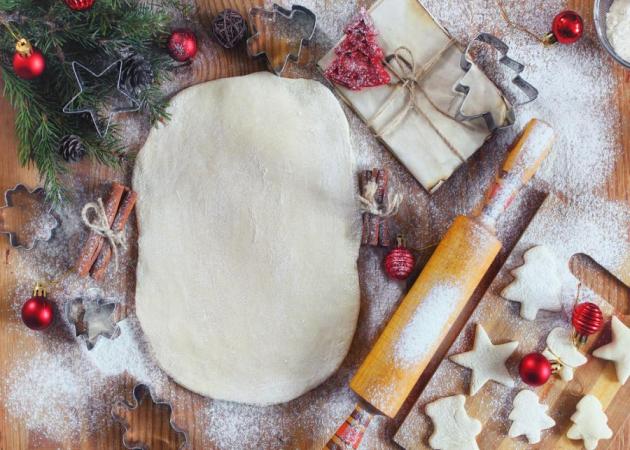Χριστουγεννιάτικα γλυκά: Μελομακάρονα, κουραμπιέδες και πολλές ακόμα συνταγές!