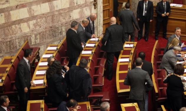 Την άρση της ασυλίας και των 6 βουλευτών της Χρυσής Αυγής αποφάσισε η Βουλή